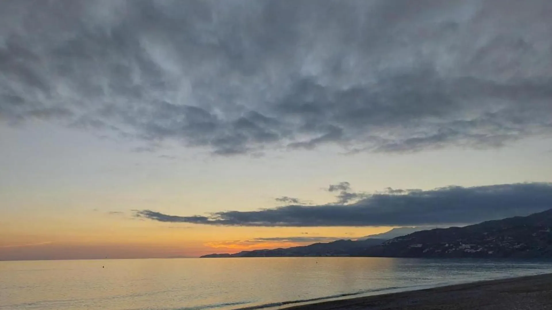Holiday Apartment On The Beach With Pool Salobreña Casa vacanze